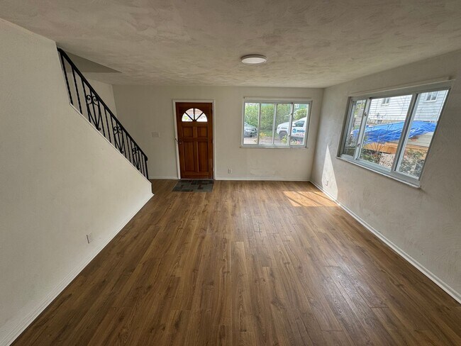 Building Photo - Spacious Retreat: Rent Your Newly Renovate...