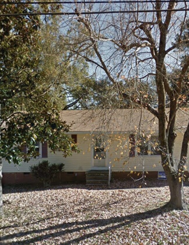 Primary Photo - 701 Hill N Dale Dr