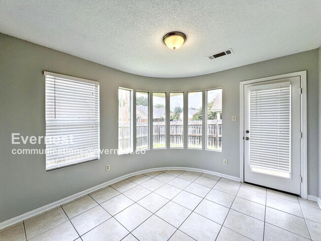 Foto del edificio - 7364 Appling Ridge Dr