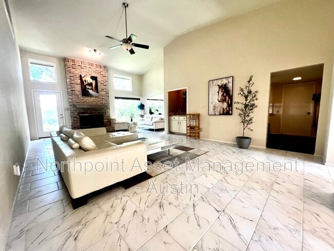 Building Photo - 1307 Creekview Dr