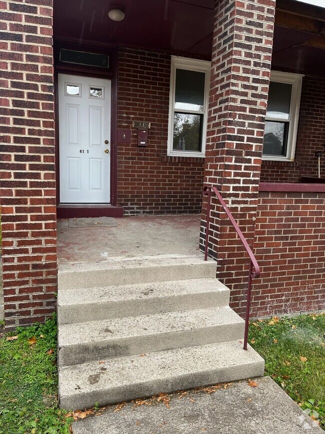 Building Photo - 41 Harwood St