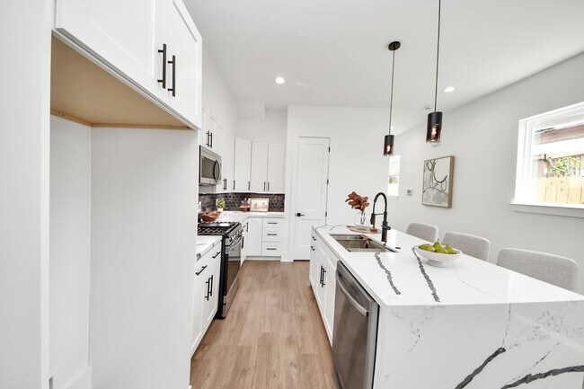 Foto del edificio - 5029 Broom St