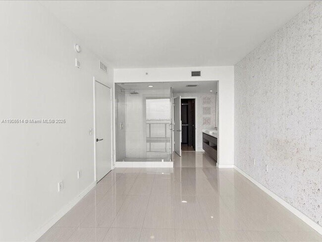 Foto del edificio - 460 NE 28th St