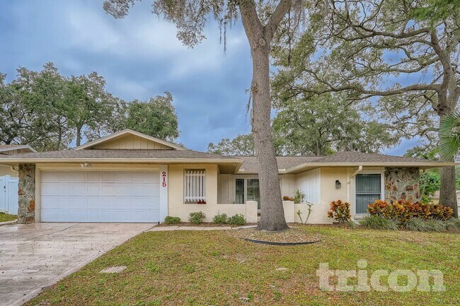 Foto del edificio - 215 Hillcrest Dr