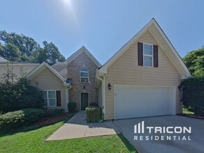 Building Photo - 350 Valley View Dr
