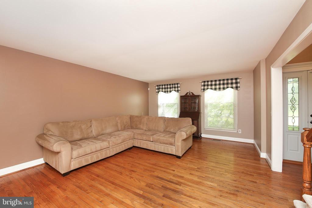 Primary Photo - 549 Paterno Dr