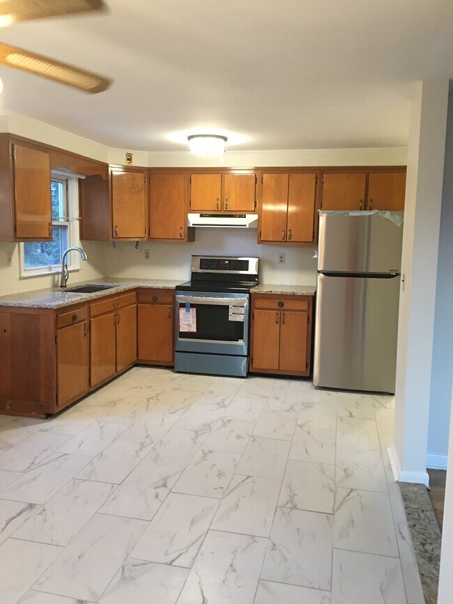 Kitchen relatively new appliances - 26 Beechwood Ave