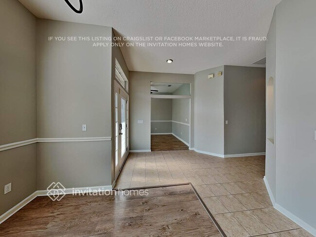 Building Photo - 904 E Terranova Way