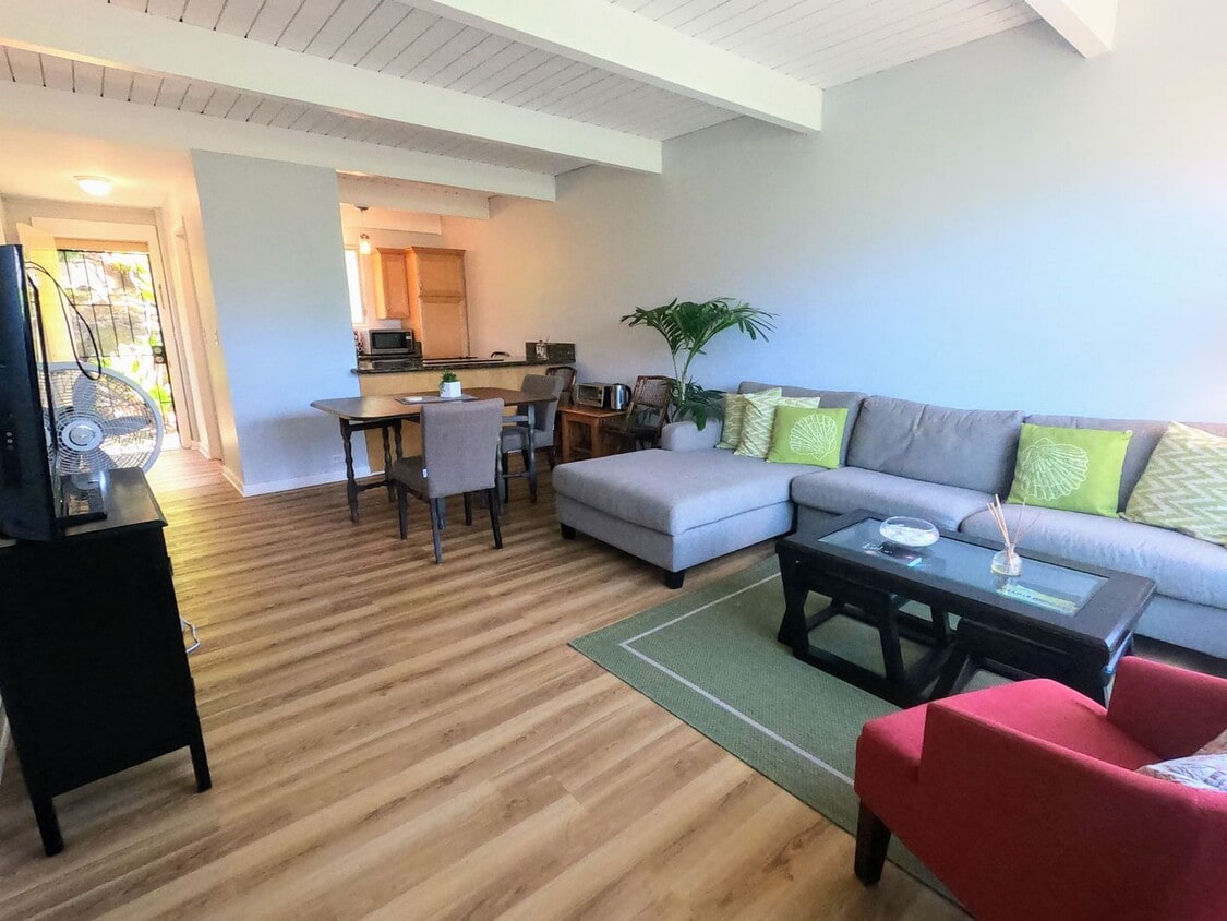 Primary Photo - Fully Furnished Waialae Gardens 2 Bed/2 ba...