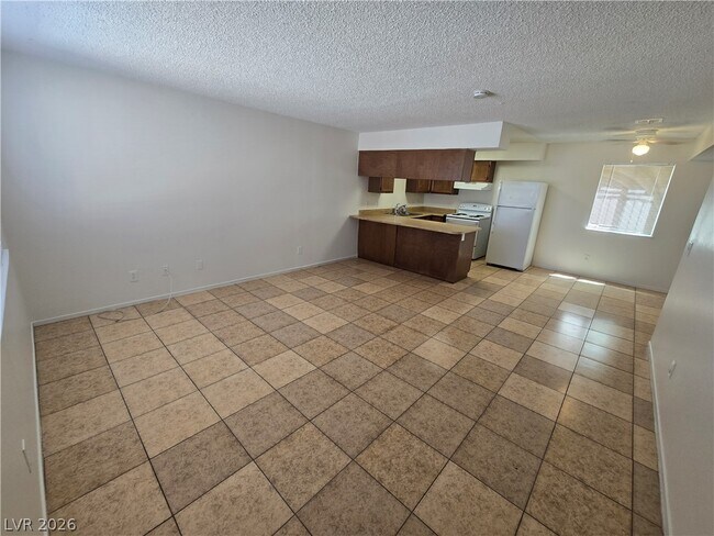 Foto del edificio - 2209 N Jones Blvd