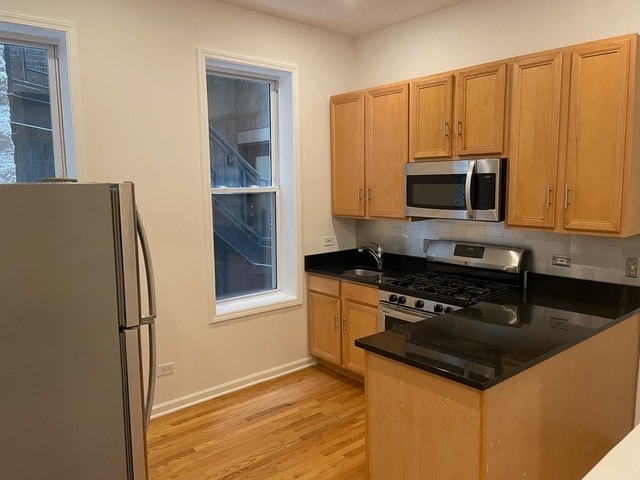 Building Photo - 1456 N Artesian Ave
