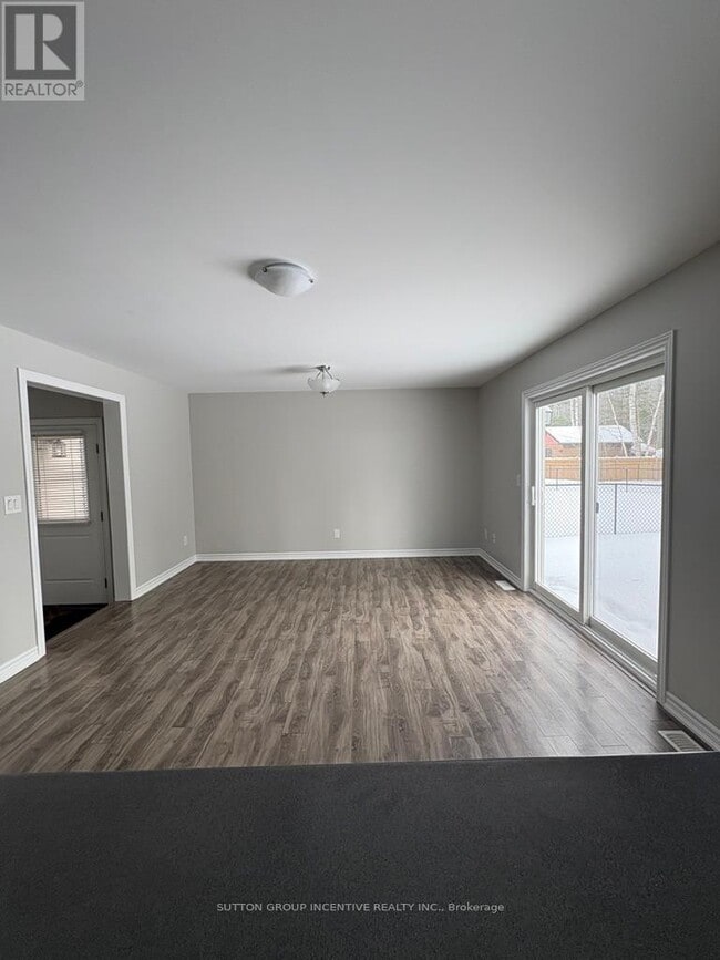 Building Photo - 1803 River Rd W