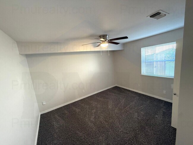 Foto del edificio - AVAILABLE NOW!!! Lovely 3 bedroom, 1 bath house in Duncanville