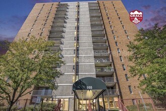 Building Photo - 407 Eudora St