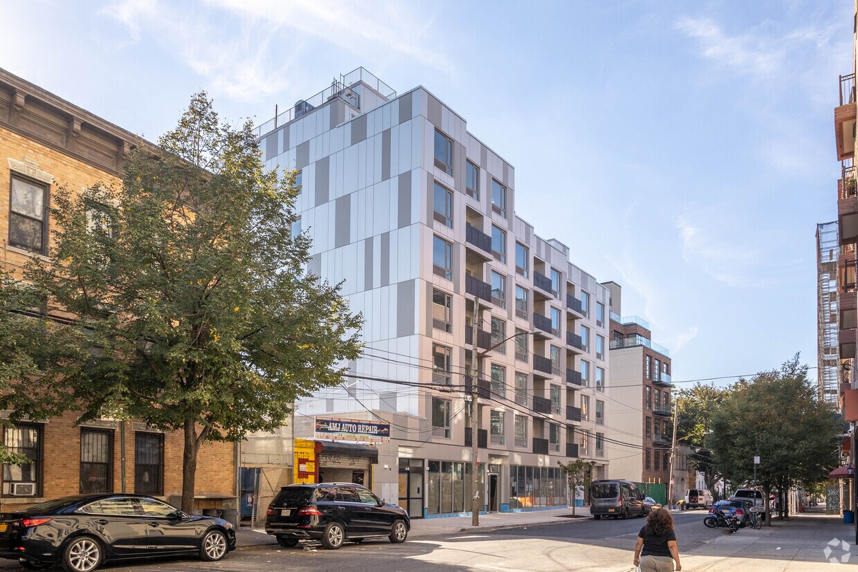 Volkswagen Long Island The Meridian Apartments - 37-21 32nd St Long Island City, NY