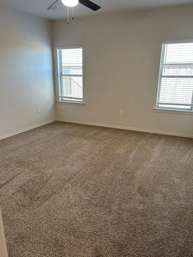 Foto del edificio - 2Bed/2Bath Duplex
