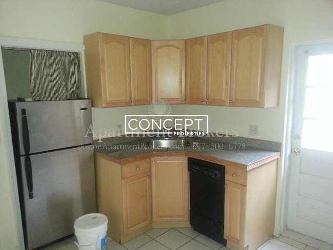 Building Photo - 224 Hanover St