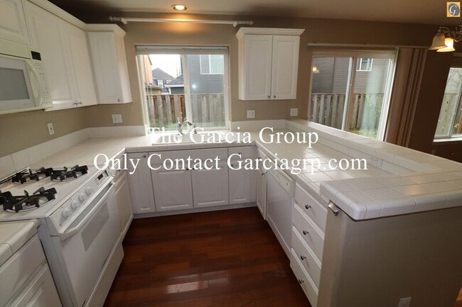 Foto del edificio - 6034 Northeast Birch Street