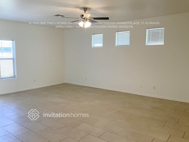 Foto del edificio - 16441 S 10th St