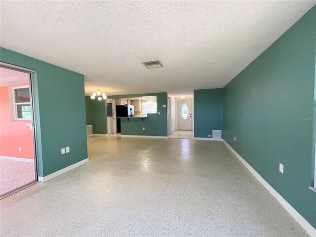 Foto del edificio - 10120 Willow Dr