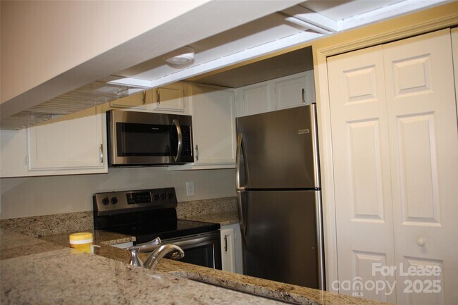 Foto del edificio - 19839 Henderson Rd