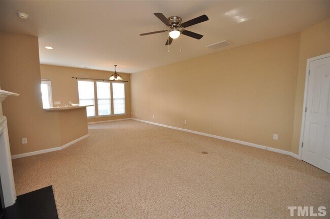 Foto del edificio - 8330 Saltwood Pl