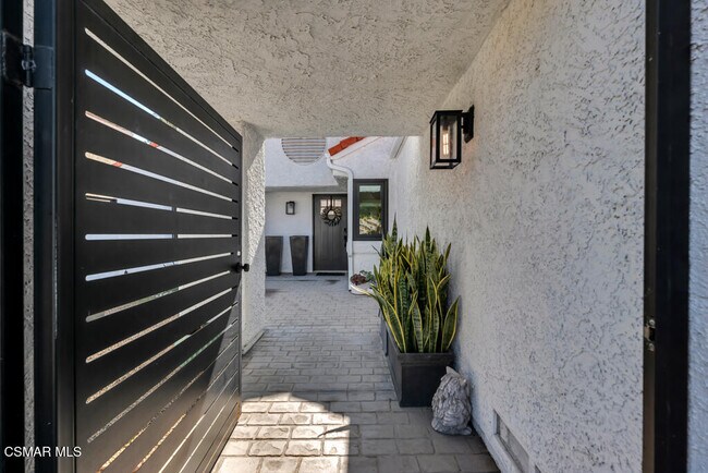 Foto del edificio - 15290 Bambi Ct