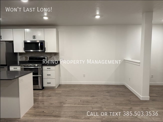 Building Photo - 429 N Northshore Dr