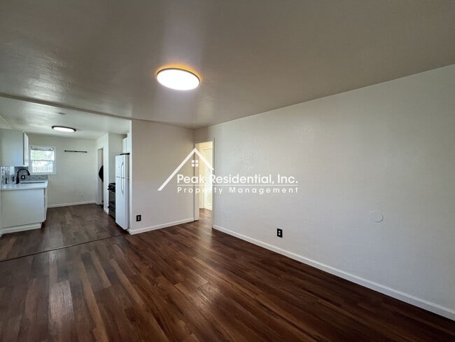Building Photo - Nicely Updated 2bd/1ba House With Large Yard!