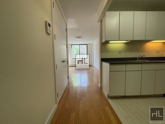 Building Photo - E. Williamsburg Affordable Full-Amenity Bl...