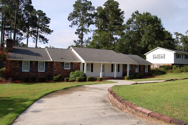 Building Photo - 222 Lakewood Cir