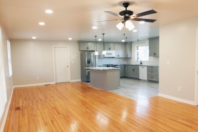 Comedor y bar - 3409 McGavock Pike