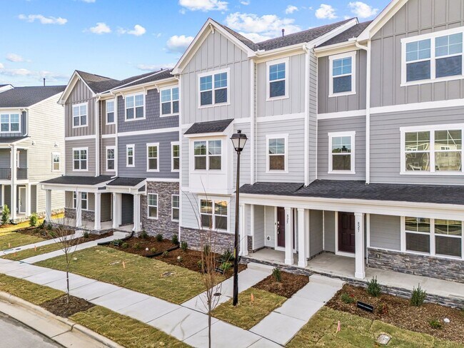 Foto del edificio - Gorgeous New Construction!  Updated Kitchen, SS Appliances, Open Floorplan, Garage, Pet Friendly!