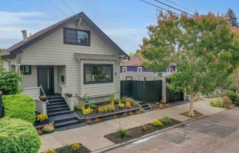 Primary Photo - 2635 Mathews St