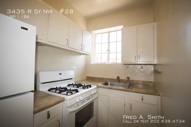 Foto del edificio - 3435 R St NW