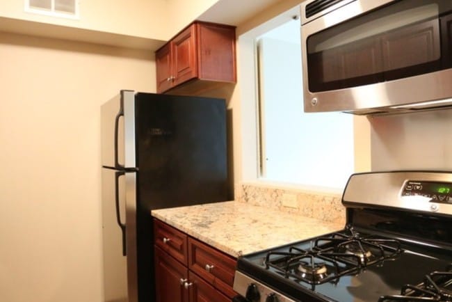 Kitchen - New Yorker Apartments