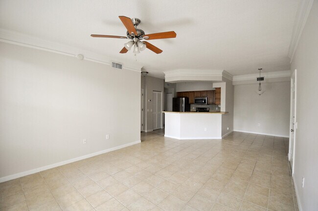 Foto del edificio - 9825 Baywinds Blvd