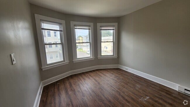 Building Photo - 1518 Pembroke St