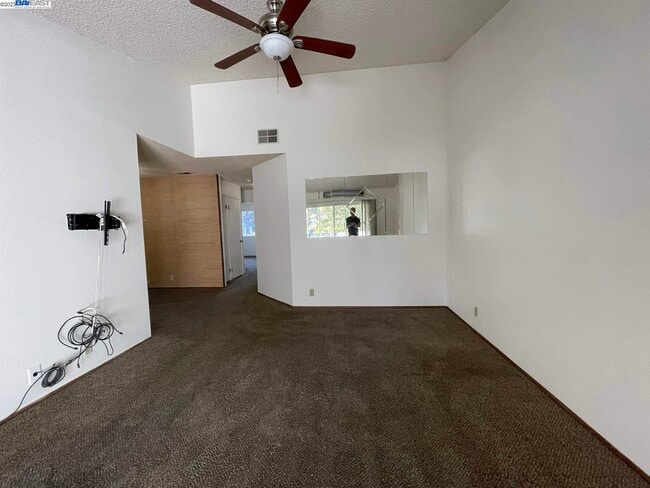 Building Photo - 46800 Winema Common