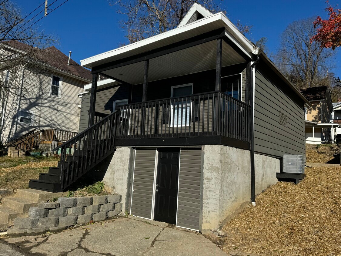 Foto principal - 1111 1/2 Carleton St