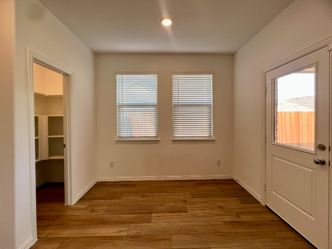 Building Photo - 118 Jenkinson Dr