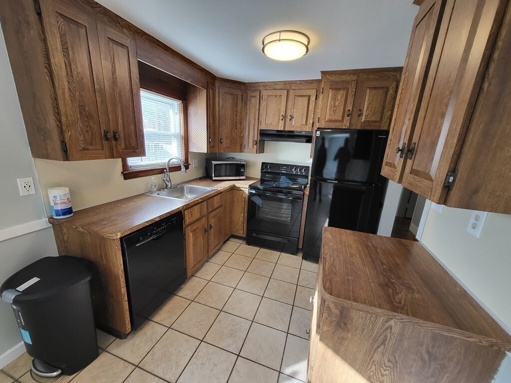 11 Evelyn Rd, Holbrook, MA 02343 House Rental in Holbrook, MA