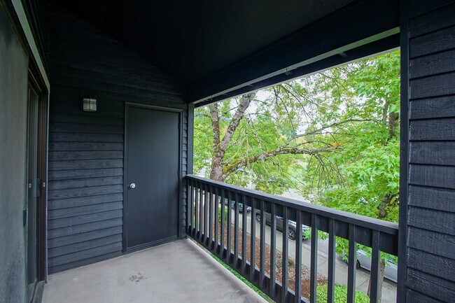 Building Photo - 9580 SW 146th Ter