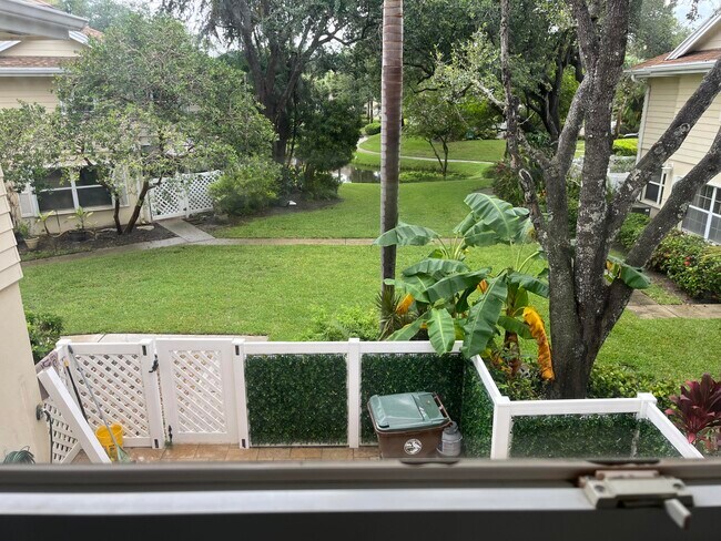 Foto del edificio - 8137 Bridgewater Ct