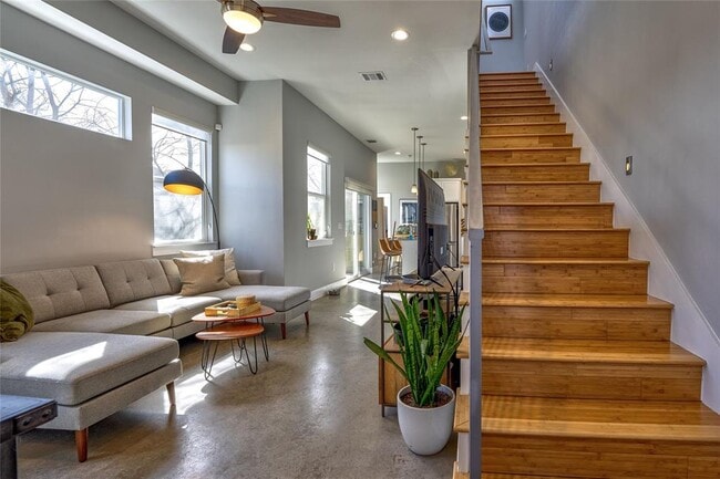 Building Photo - 6505 Porter St