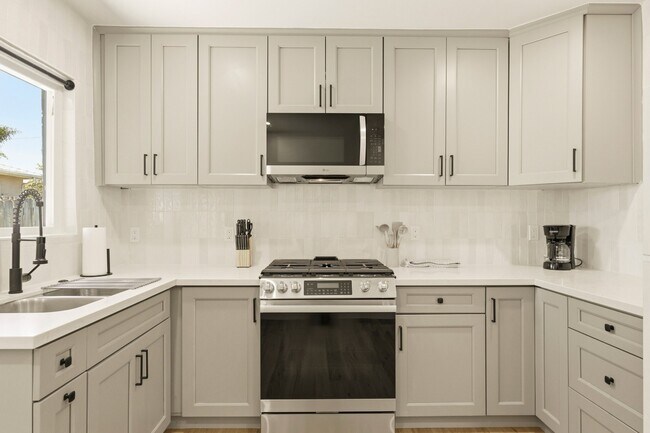 Foto del edificio - 1382 Grove Ave