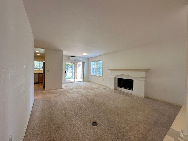 Building Photo - Hampton Court - Mililani Mauka