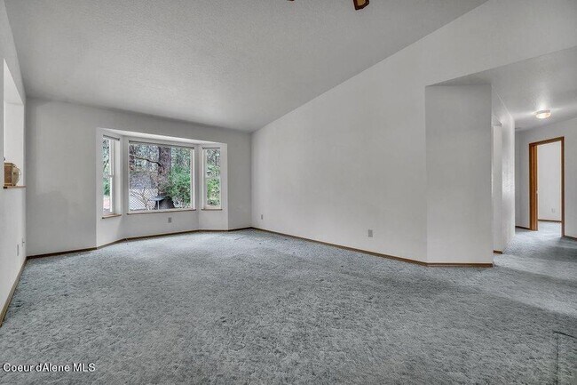 Building Photo - 1066 S Breezy Way