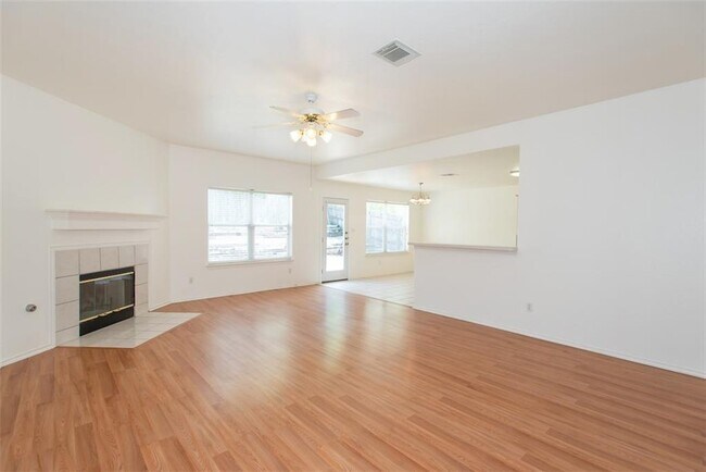 Building Photo - 2305 Mimosa Trail