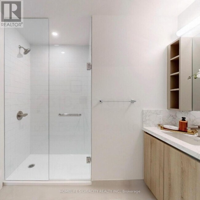 Building Photo - 319 Jarvis St